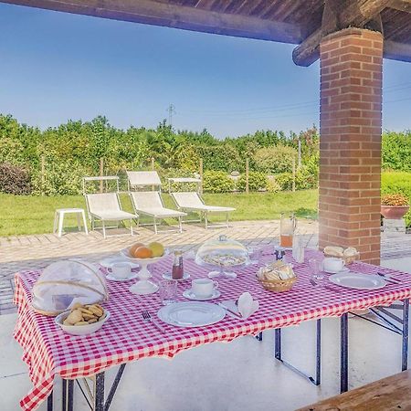 Awesome Home In Ariano Nel Polesine With Kitchen San Basilio Exterior foto