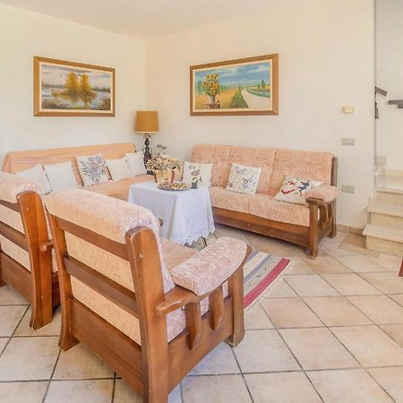 Awesome Home In Ariano Nel Polesine With Kitchen San Basilio Exterior foto