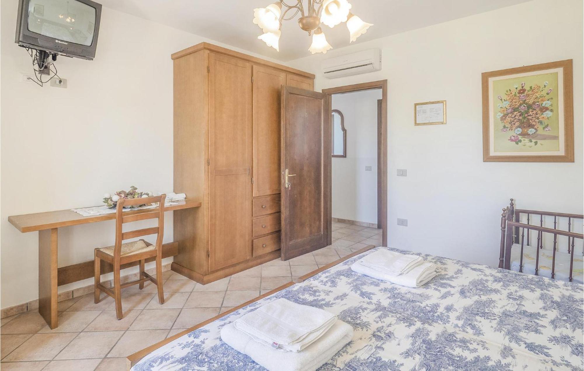 Awesome Home In Ariano Nel Polesine With Kitchen San Basilio Exterior foto