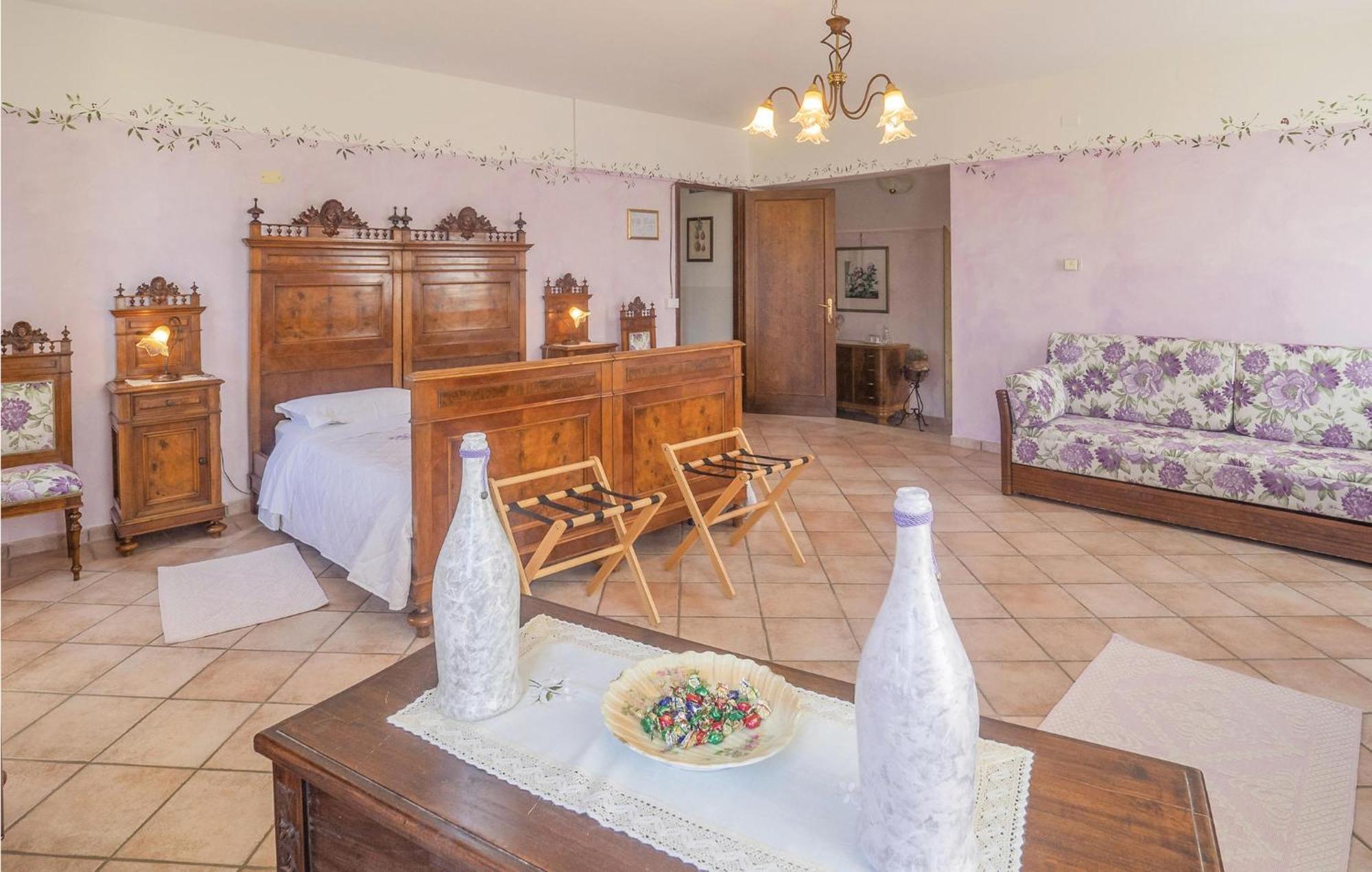 Awesome Home In Ariano Nel Polesine With Kitchen San Basilio Exterior foto