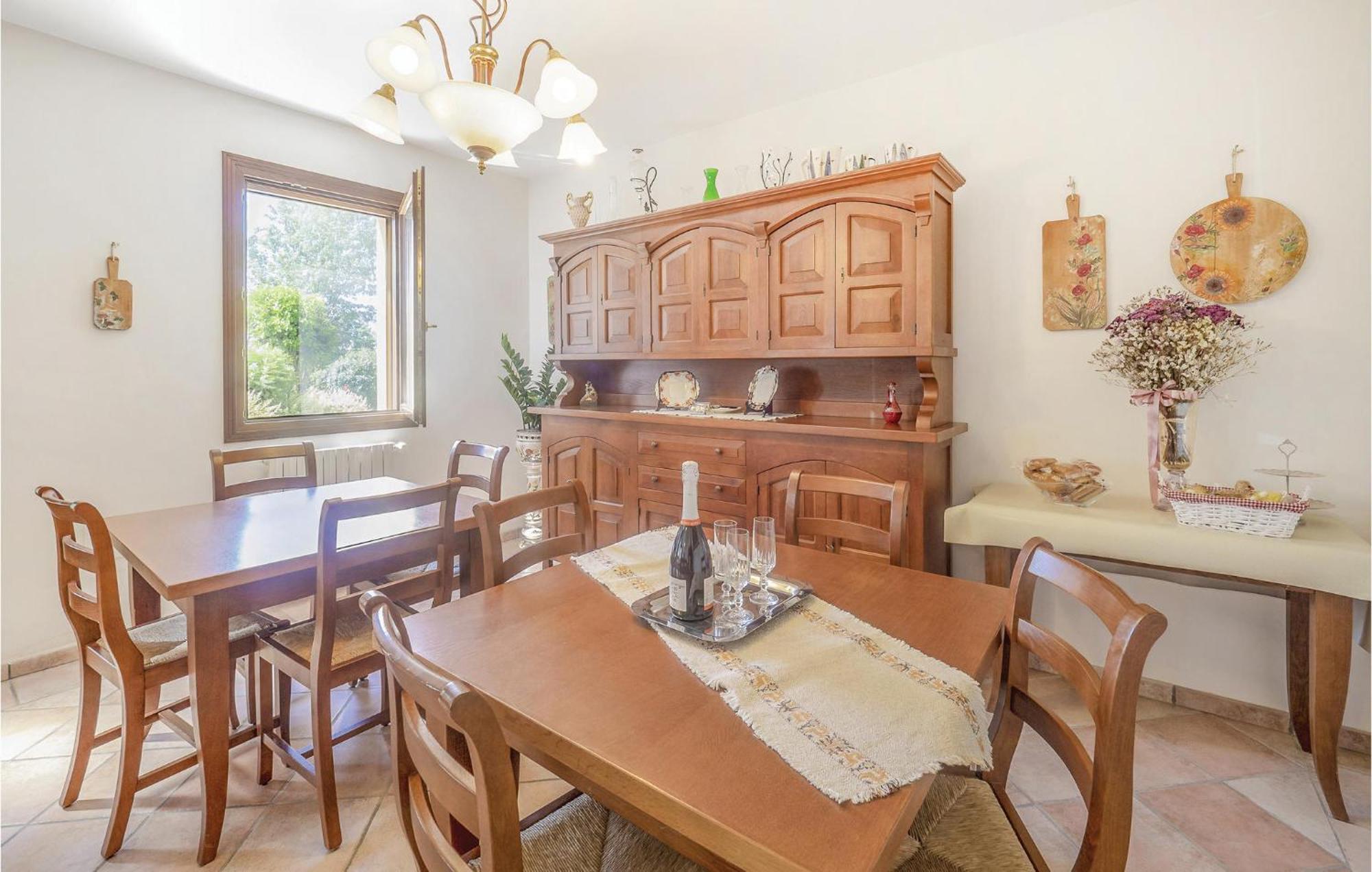 Awesome Home In Ariano Nel Polesine With Kitchen San Basilio Exterior foto