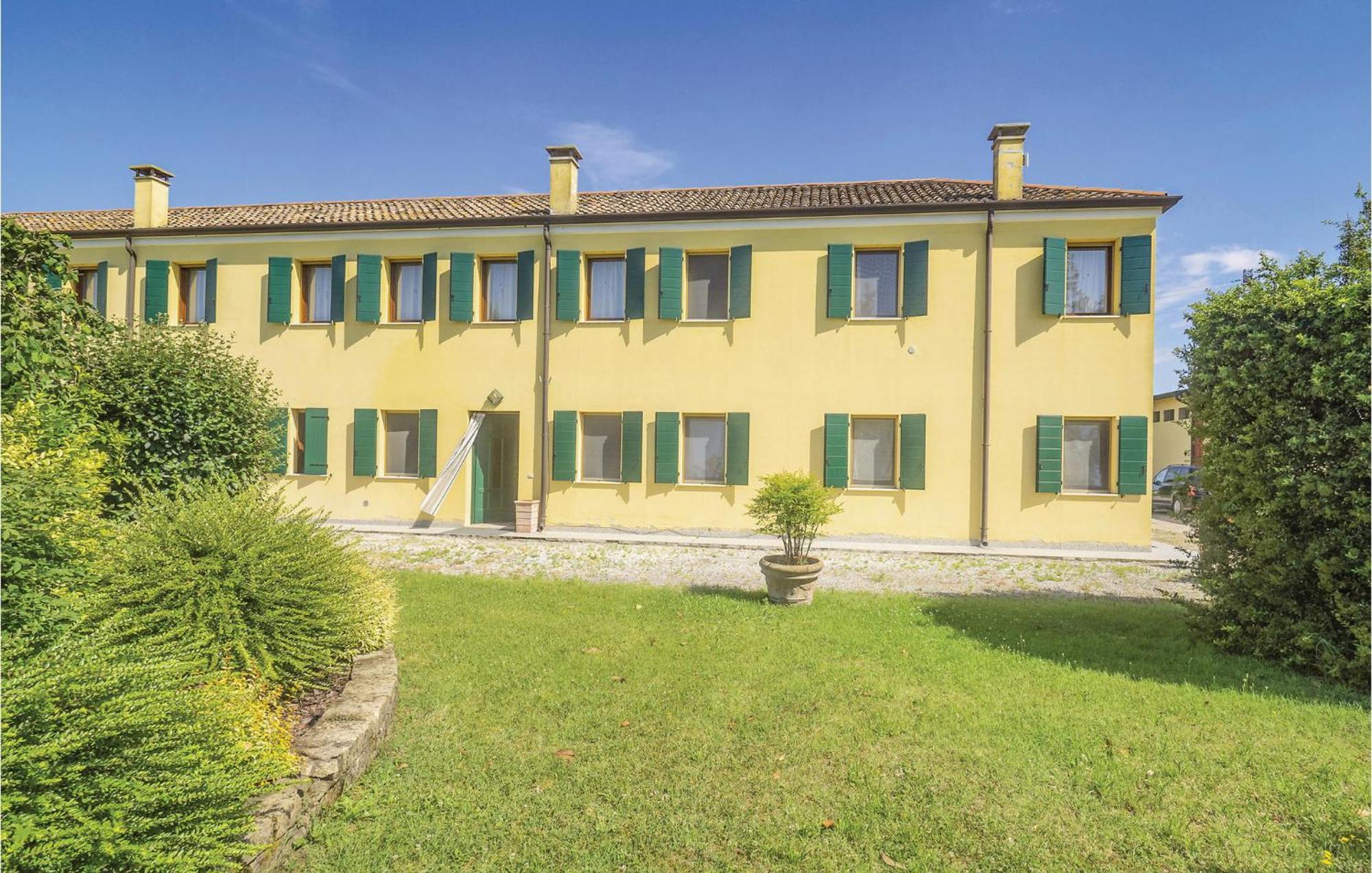 Awesome Home In Ariano Nel Polesine With Kitchen San Basilio Exterior foto