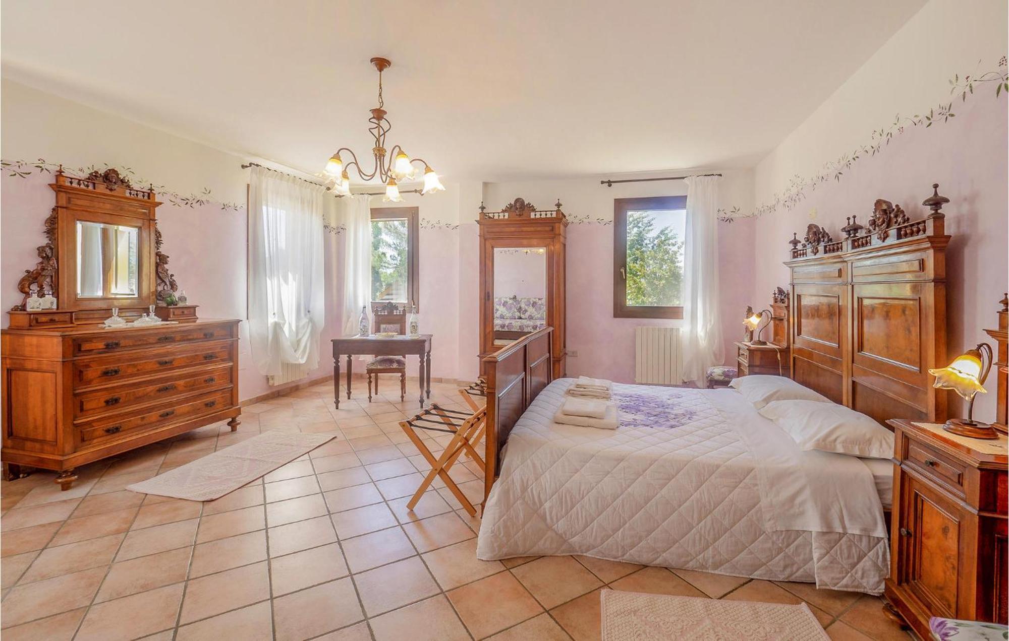 Awesome Home In Ariano Nel Polesine With Kitchen San Basilio Exterior foto
